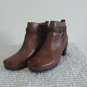Abeo Chestnut Ankle Booties